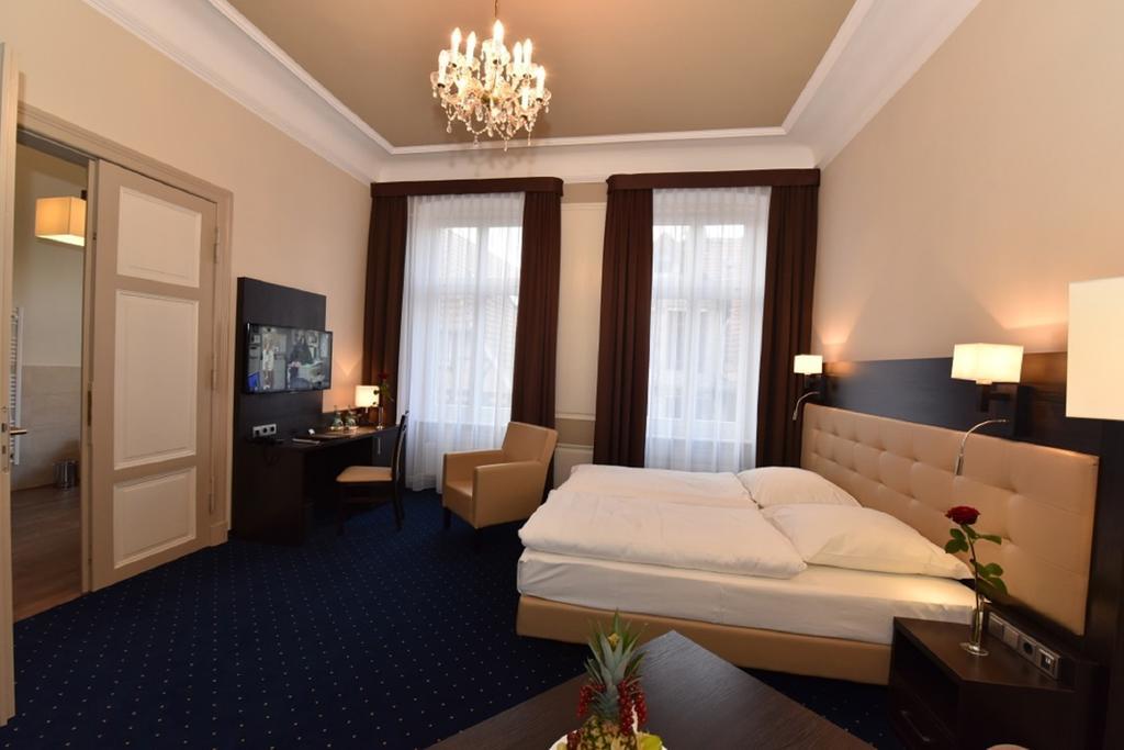 Weinhaus Woehler Hotel Schwerin  Cameră foto